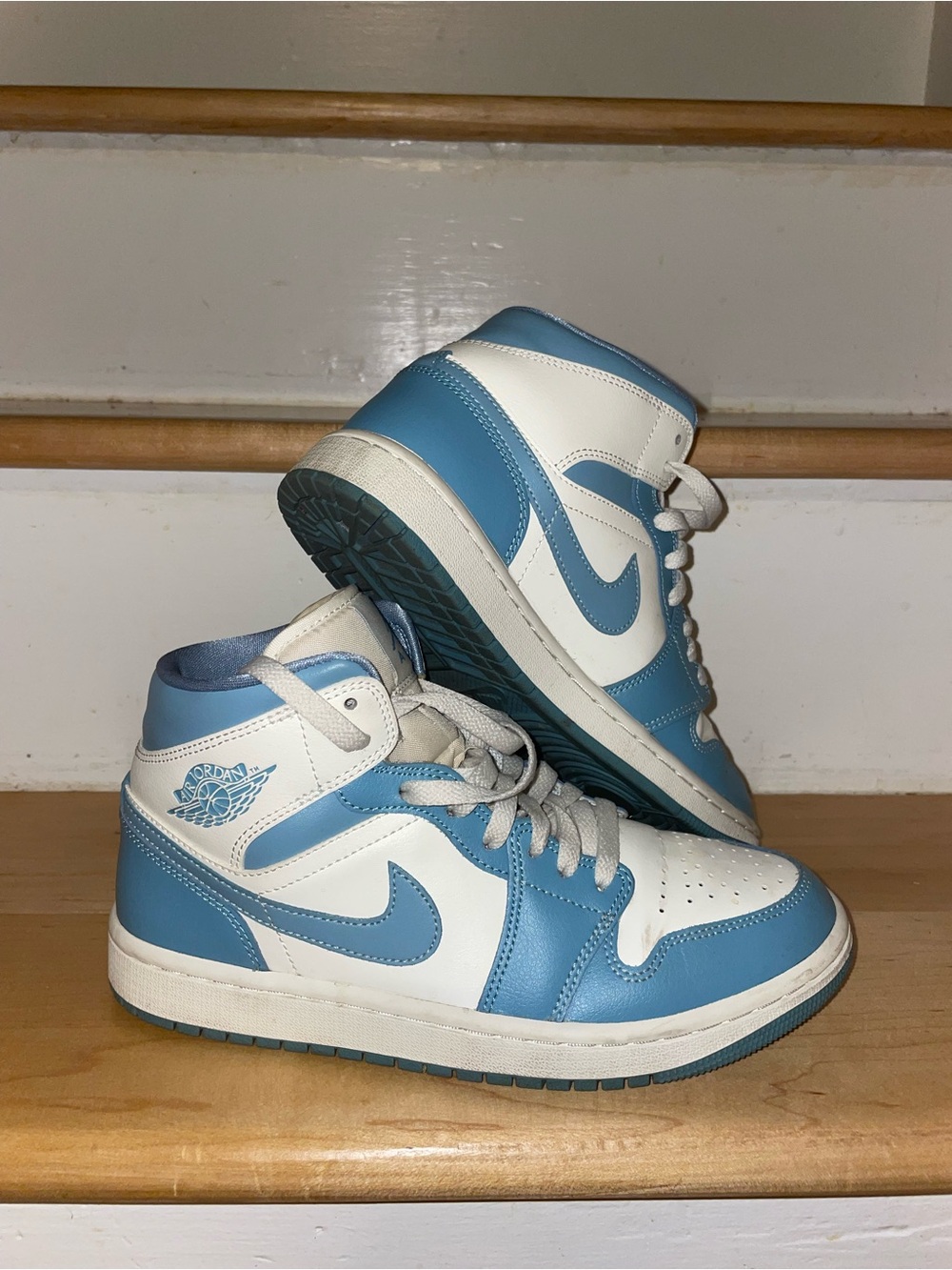 Nike Air Jordan 1 Mid Women's Shoes